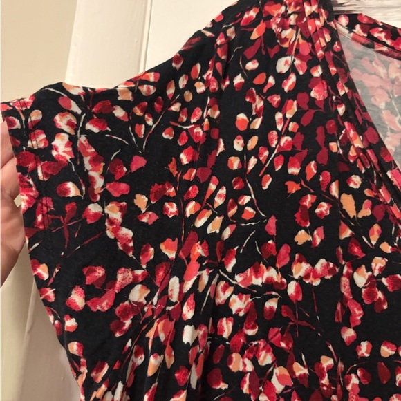 Croft & Barrow Red and Black Floral Tee - Picture 2 of 4